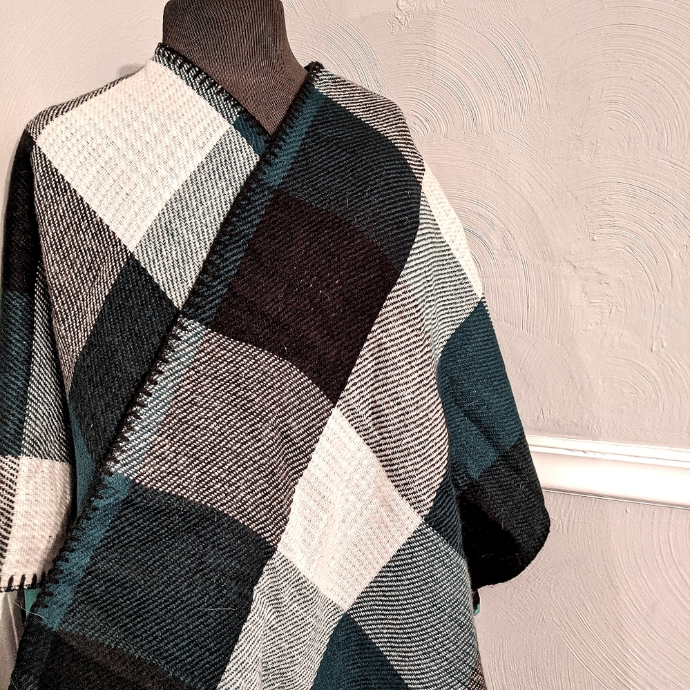 Reversible Woolrich Blanket Shrug